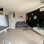La Des Pins