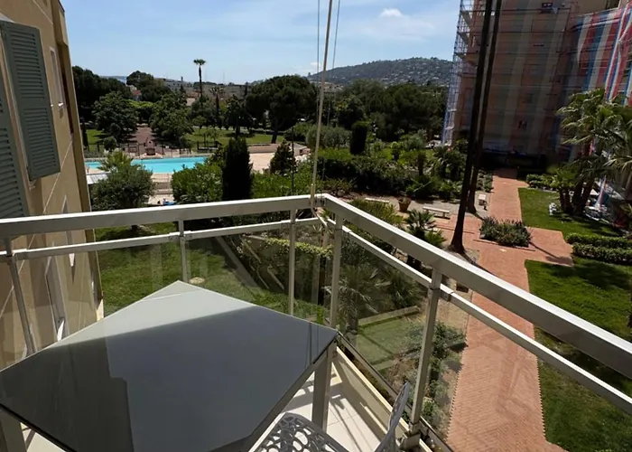 La Des Pins Apartman